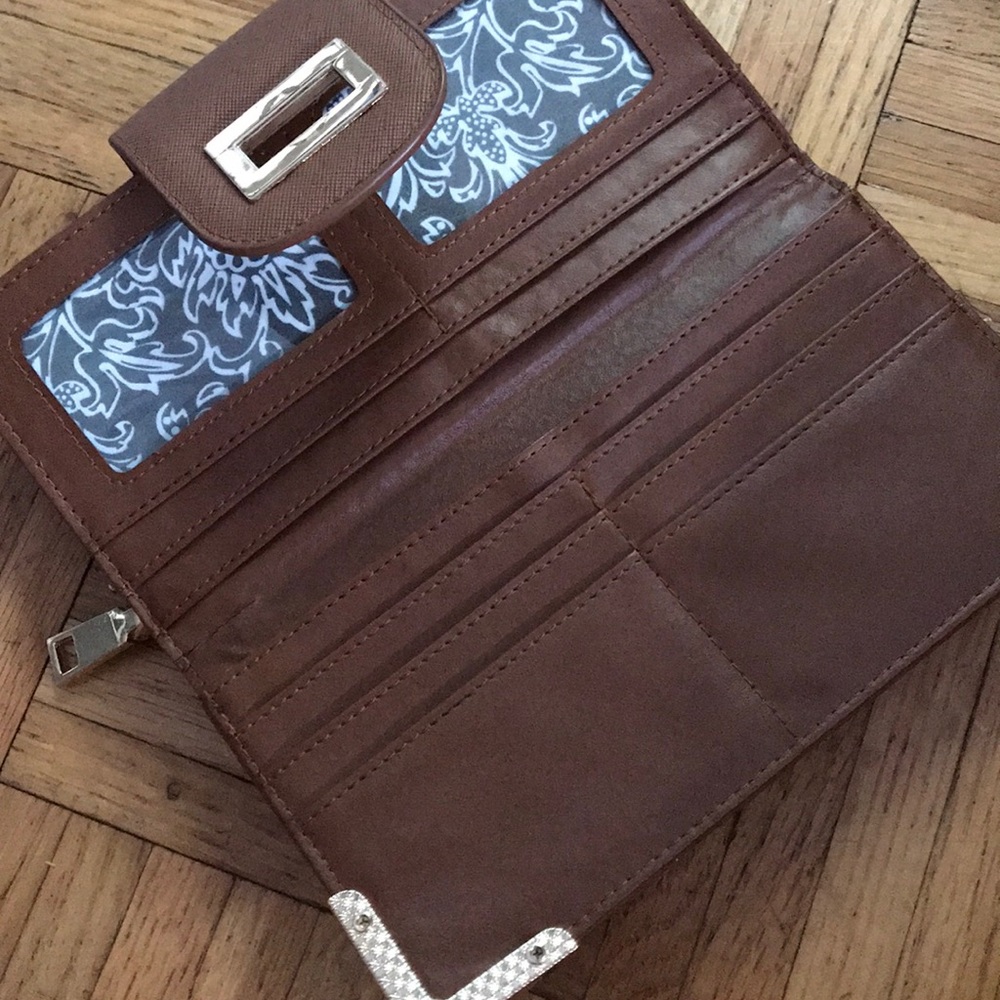 Designer Style Wallet - Picture 3 of 5